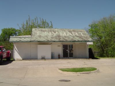 1920 College 2005
