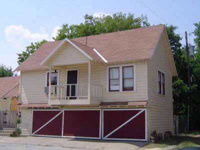1921 Adams garageapt 2005
