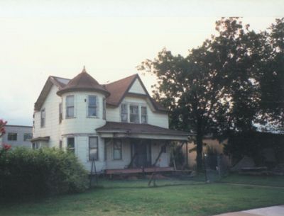 1952 College 1994
