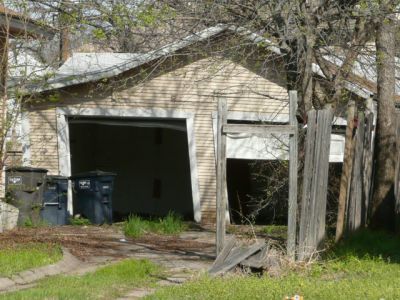2001 Lipscomb garage 2008
