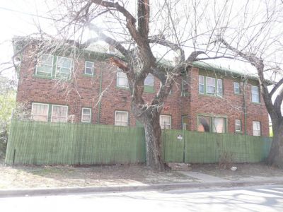 2100 Hemphill 2009
North building
