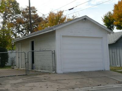 2101 Henderson garage 2008
