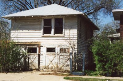 2112 College garage 2000
