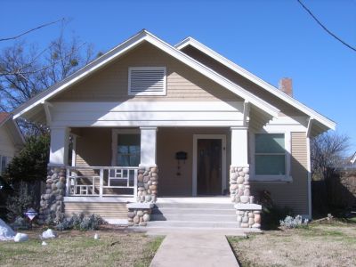 2204 5th 2010
Restoration by Amy and Travis Baker
