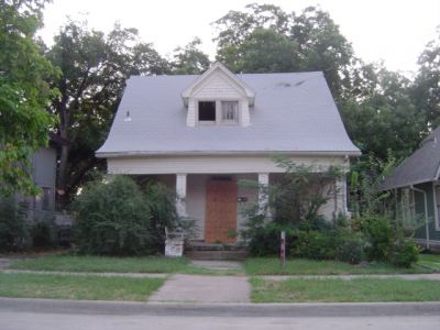 2208 College 2007 August
Boarded and abandoned
