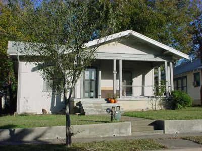 2215 Washington 2003
