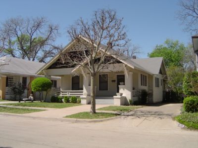 2216 College 2005 April
