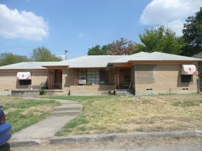 2251 Henderson 2011
