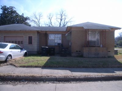 2251 Henderson garage 2010
