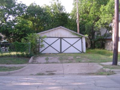 2261 6th garage 2005
