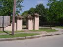 Chase_Court_gate_West_2005.JPG
