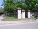 Chase_Court_gate_West_2005x.JPG