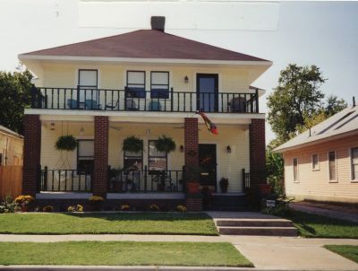 1013 Hawthorne 2002
