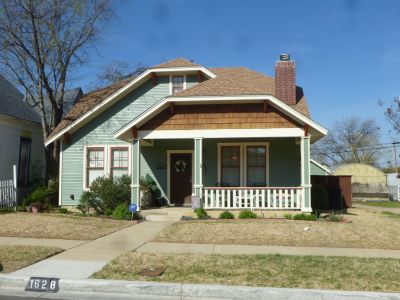 1628 Henderson 2018
