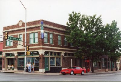 701 Magnolia 2000
