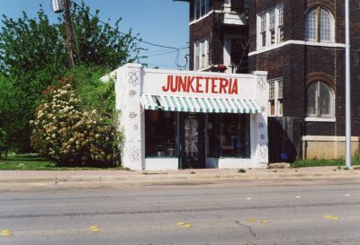1110 Magnolia 2000
Junketeria
