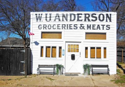 1208 W. Myrtle 2016 July
Former grocery store restored by Sam Bluntzer as an apartment.
Name s/b W H ANDERSON, being corrected

