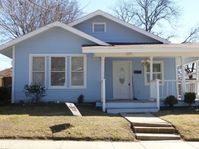 1211 Hawthorne 2014
Remodeled by James Williams & James Ice
