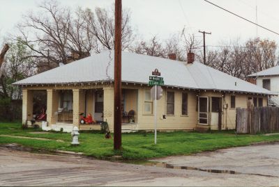 1329 Lake 2000
