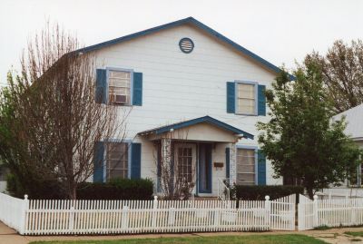 1401 Lake 2000
