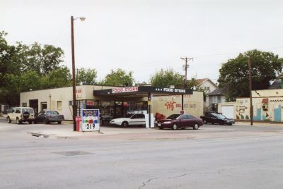 1501 Magnolia 2000
Former gas station
In 2000 A&A Convenience store
