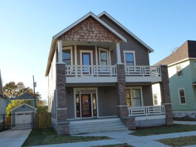 1504 College 2013 November
Built by Fairmount Dream
