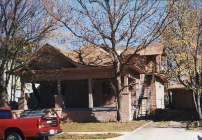 1609 Adams 1999
