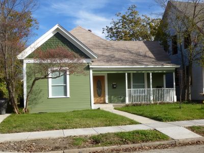 1633 Henderson 2013 December
Remodeled by Michael Woollcombe-Clark
