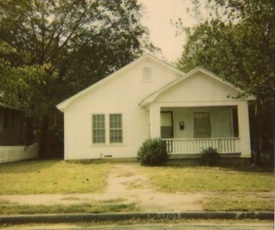 1700 Henderson 1994
