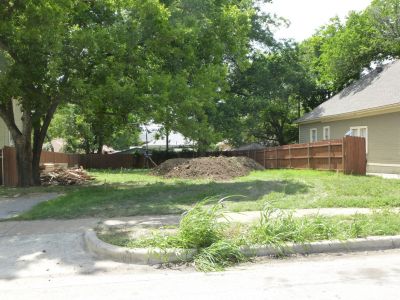 1708 Alston 2014 June
Construction begun by Tom Tinsley/
Royal Village Properties
