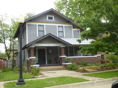 1717 College 2017
