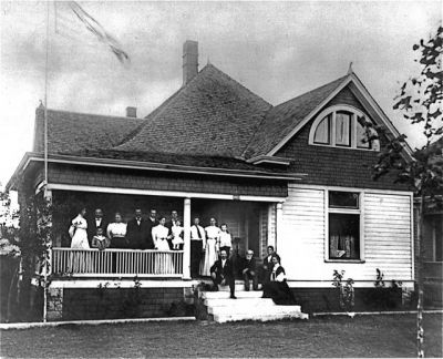 1812 College 1904
