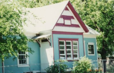 1900 College 1997
