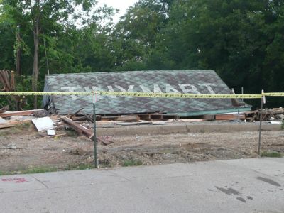 1920 College 2009 August
Building collapsed attempting to move it

